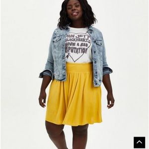 Torrid yellow smock waist mini skirt size 00